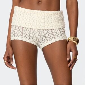 edikted RYE SHEER TEXTURED FOLDOVER SHORTS × 1
CREAM / XS NWT NEW WITH TAGS